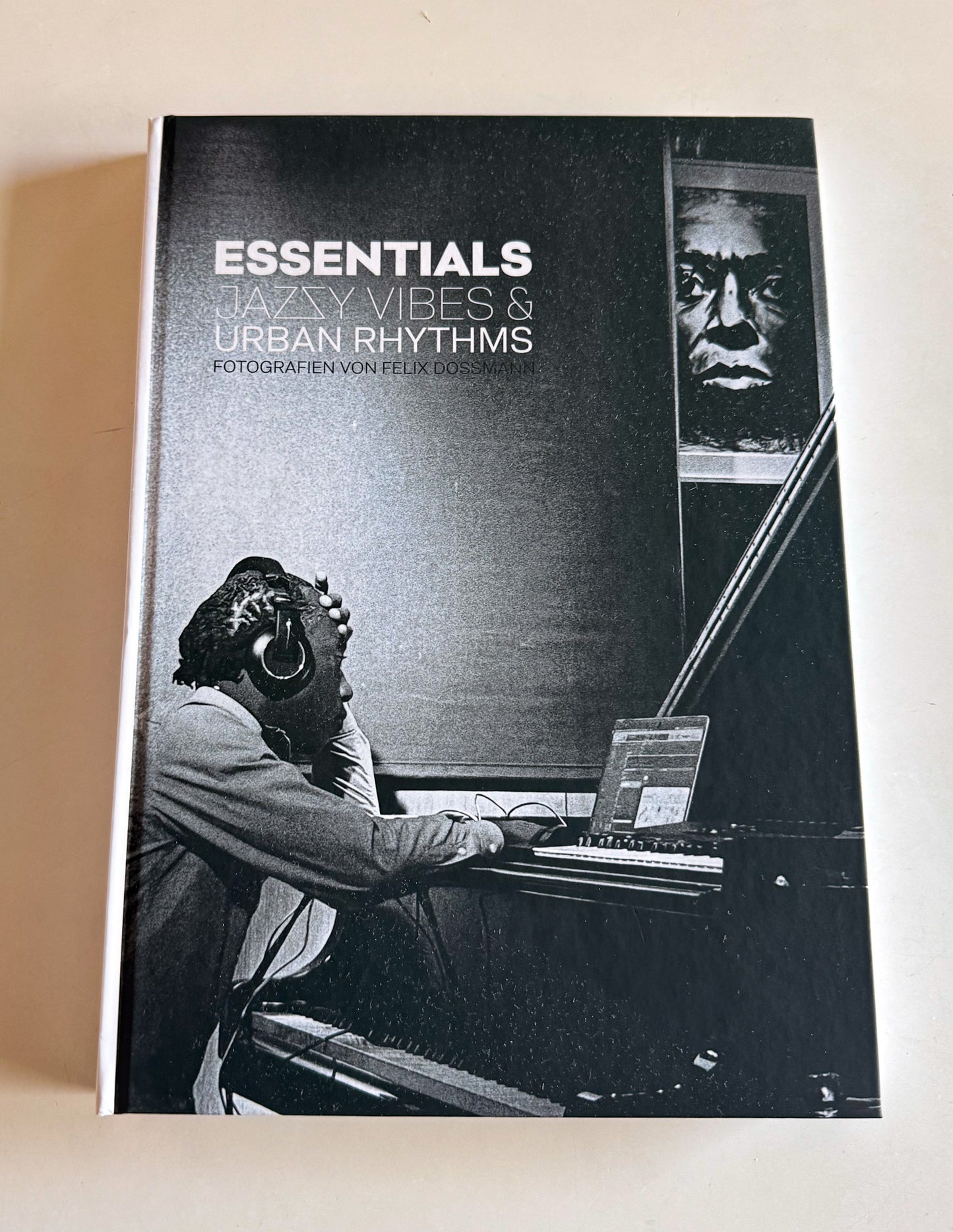 Essentials - Jazzy Vibes & Urban Rhytms